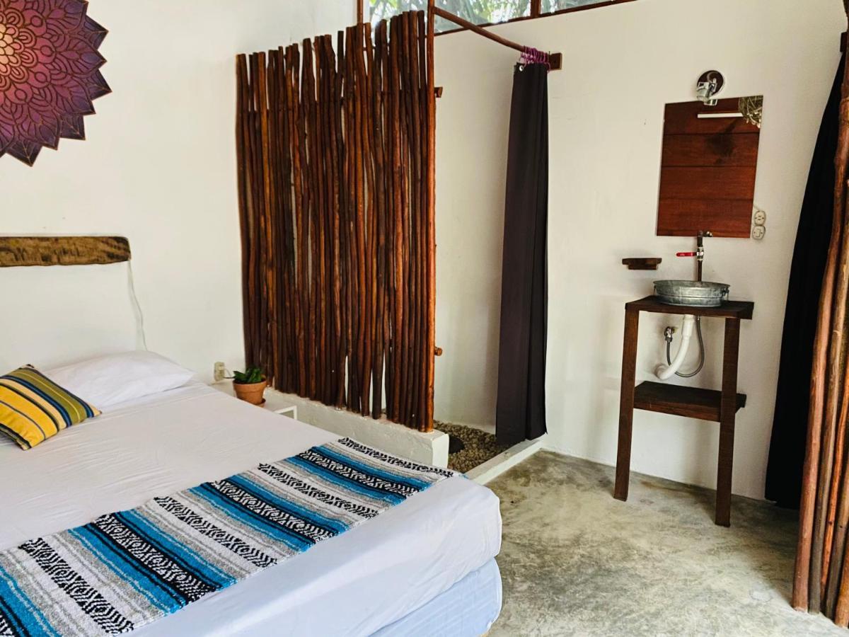 El Buho Bacalar Eco-Cabanas Hostal Buitenkant foto